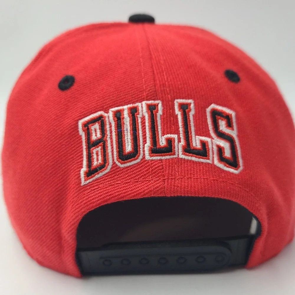 Chicago Bulls Hat Snapback Adidas Red Black NBA Basketball Wool Blend‎ Flat Brim